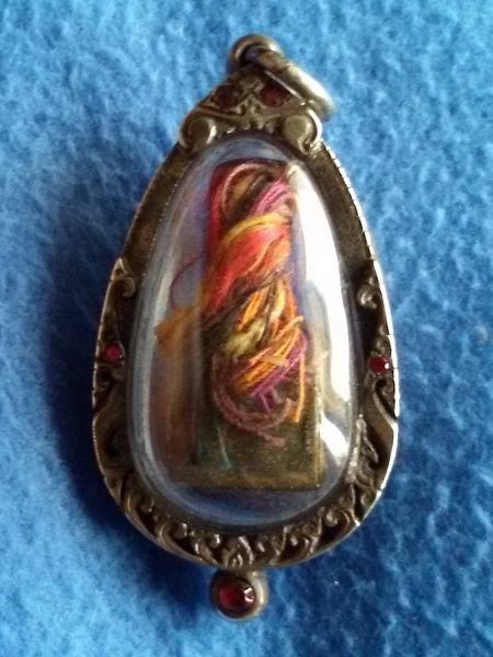 ตะกรุดลูกอมหัวใจโลกธาตุ หลวงปู่ใจ วัดเสด็จ จ. สมุทรสงคราม