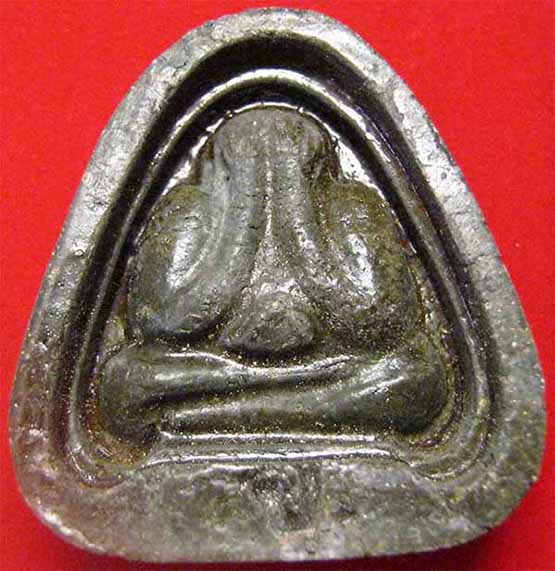 พระปิดตาหลวงปู่เฮี้ยง วัดป่าฯ พ.ศ.๒๕๐๘ พิมพ์จัมโบ้ ฐาน ป.+บัตรรับรองพระแท้*ส216