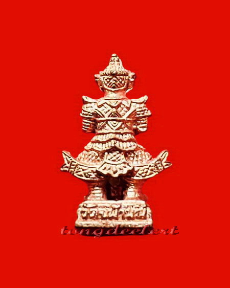 รูปหล่อท้าวเวสสุวรรณ พระอาจารย์อิฏฐ์ วัดจุฬามณี จ.สุมทรสงคราม สวยมากค่ะ