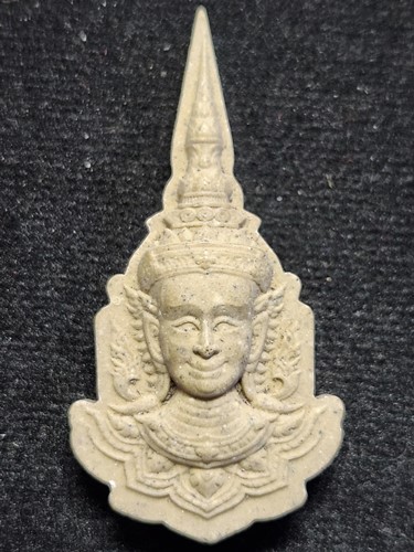 พระลักษณ์หน้าทอง รุ่น ๑ เนื้อผง  ปี ๒๕๖๐  เรือนเทวาบริรักษ์ "อ.เก่ง หน้าทอง"