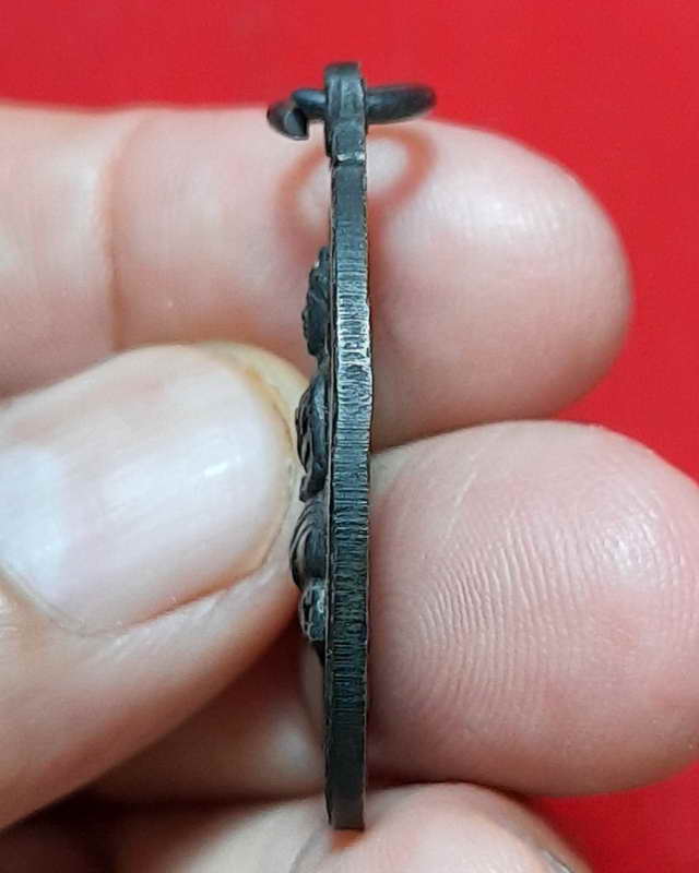 เหรียญพระคันธารราษฎร์ วัดเขาปฐวี ปี2516 อุทัยธานี คัดสวยสุด