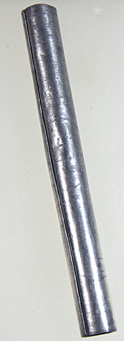 ตะกรุดเนื้อตะกั่ว ยาว ๓ นิ้ว