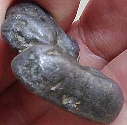 *พระปิดตาครึ่งซีก หลวงพ่อปลา วัดโบสถ์ ชัยนาท เนื้อชินตะกั่ว*