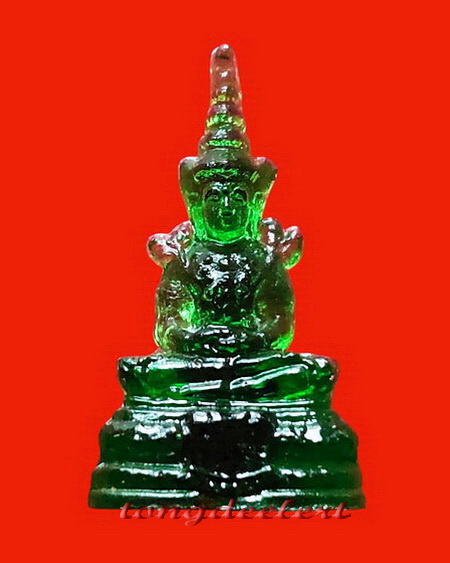 พระแก้วมรกต เนื้อแก้วสีเขียว ขนาดห้อยคอ สวยมากค่ะ