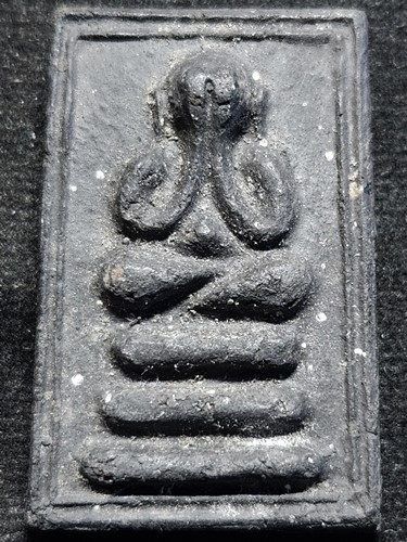 วัดระฆังฯ กรุงเทพฯ  พระสมเด็จปิดตาฐาน3 ชั้น เจ้าคุณเที่ยง สร้างจากเนื้อดินหุ่นหรือดินไทย 2507