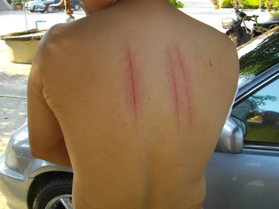 เหรียญหลวงปู่ตี๋ วัดท่ามะกรูด รุ่นเจริญสุข  เนื้อทองแดงรมดำ ....เคาะแรก 