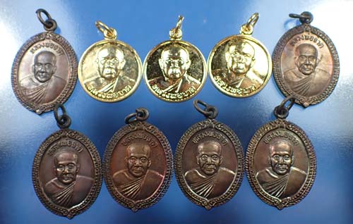 ชุด 9 องค์เหรียญหลวงพ่อจาด วัดบางกระเบาในราคาสุดแบ่งปัน*273