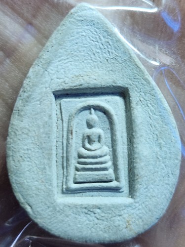 ผงหยดน้ำ สมเด็จพระพุฒาจารย์ โต พรหมรังสี หลังหลังพิมพ์สมเด็จ