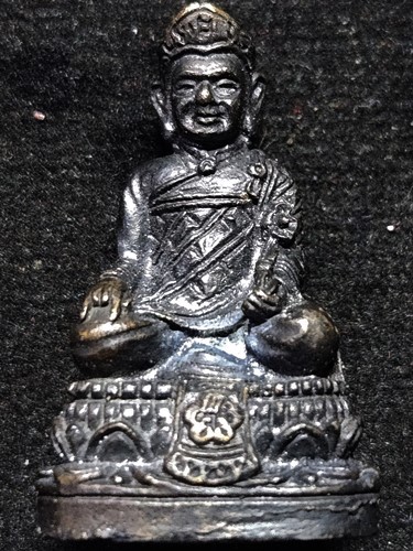 รูปหล่อไต่ฮงกง 