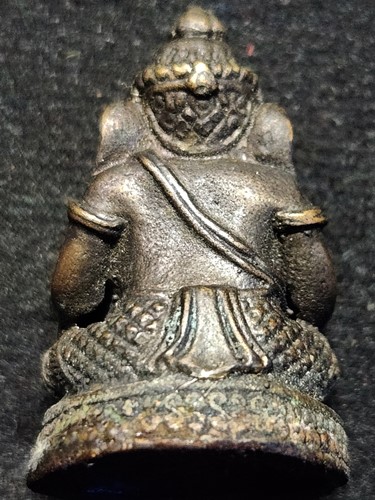 พระพิฆเนศ เทพเจ้าแห่งความสำเร็จ ปางเสวยสุข 