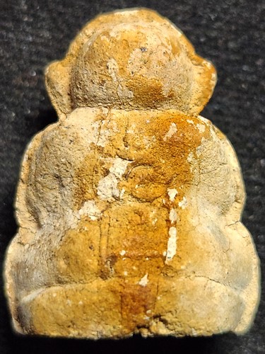 พระปิดตาตุ๊กตาเล็ก เนื้อผงเกสร ออกวัดศาลาครืน ปี ๒๕๒๑