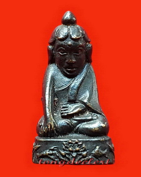 พระกริ่งบัวเข็ม หลวงพ่ออุตตมะ วัดวังก์วิเวการาม จ.กาญจนบุรี บูชาไว้ให้โชคลาภอยู่เย็นเป็นสุขค่ะ