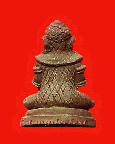 พระชัยวัฒน์ตะละกุล หลวงพ่ออุตตมะ วัดวังก์วิเวการาม จ.กาญจนบุรี เนื้อว่าน108 ฝังพลอยเสก สวยมากค่ะ