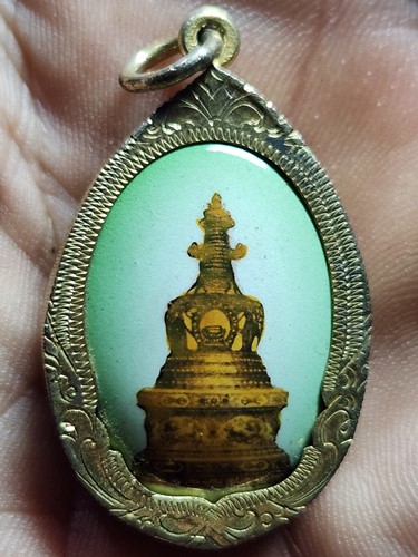 ล็อกเก็ต พระธาตุเขี้ยวแก้ว พุทธมณฑล จ.นครปฐม 2546 เลี่ยมเดิม 2 ชิ้น ประกบ