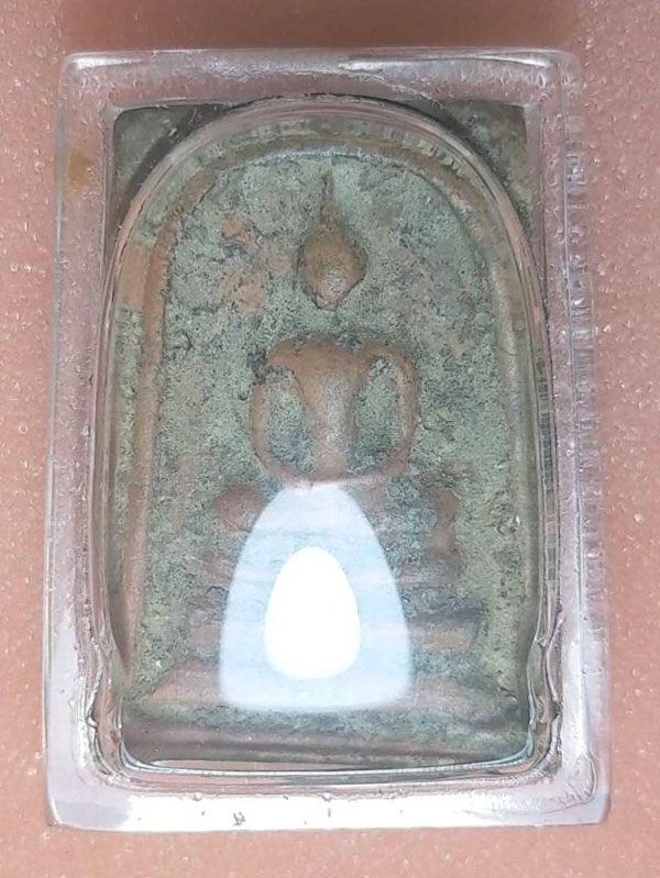 พระสมเด็จเนื้อดินบรรจุกรุ หลวงพ่อสง่า วัดหนองม่วง 2498 หลังปั้มตรายาง 