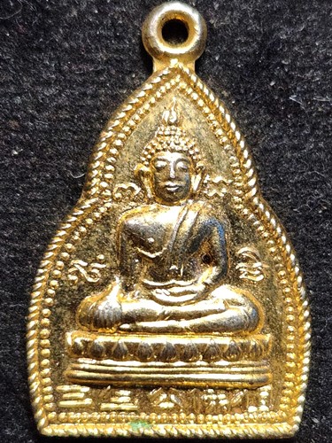 วัดกัลยาณมิตรวรมหาวิหาร ธนบุรี กรุงเทพ เหรียญพระพุทธไตรรัตนนายก 