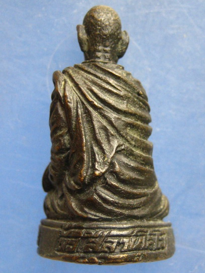 รูปหล่อ พระครูรัตนคุณาธาร(พั้ว) สุรินทร์