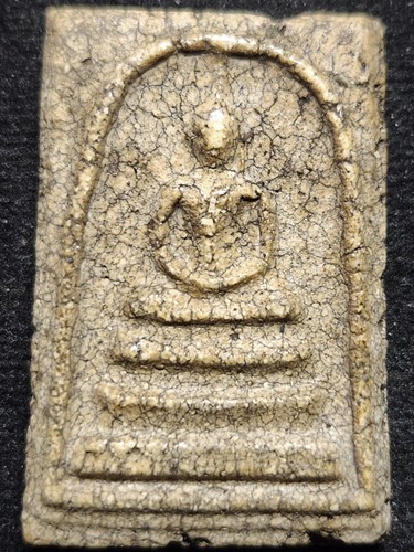 สมเด็จเนื้อแตกลายงา