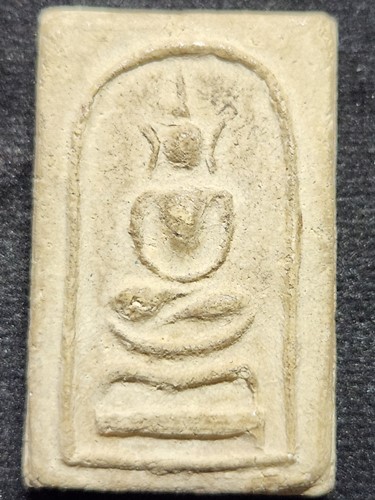 สมเด็จขาโต๊ะ แช่น้ำมนต์