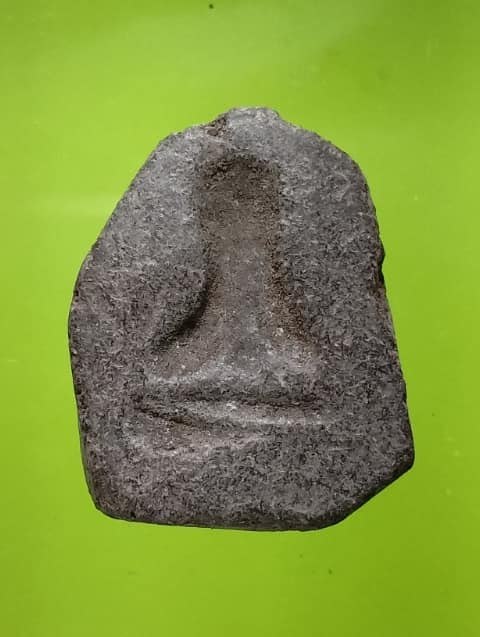 พระปิดตาหลังแบบ 