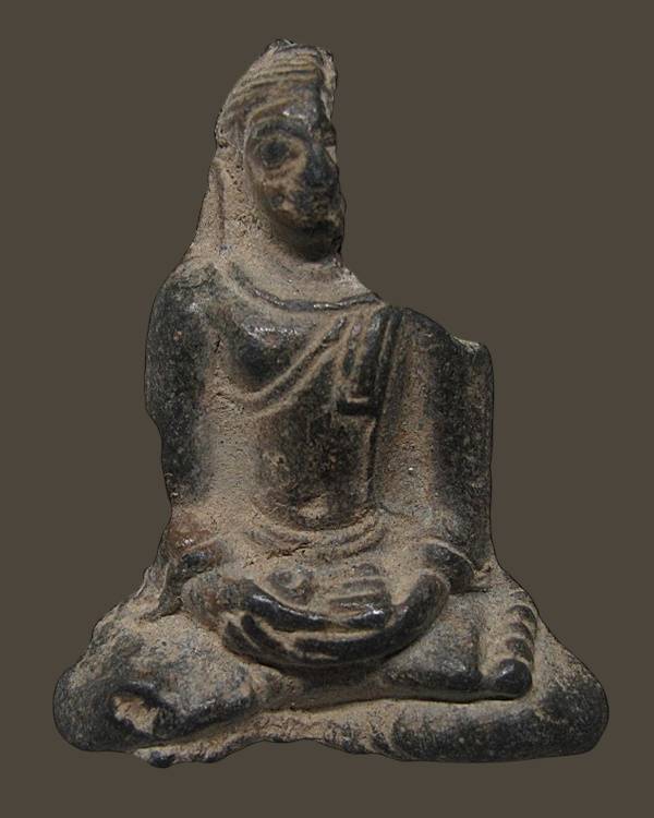 พระร่วงนั่ง เนื้อชิน ไม่ทราบกรุครับ