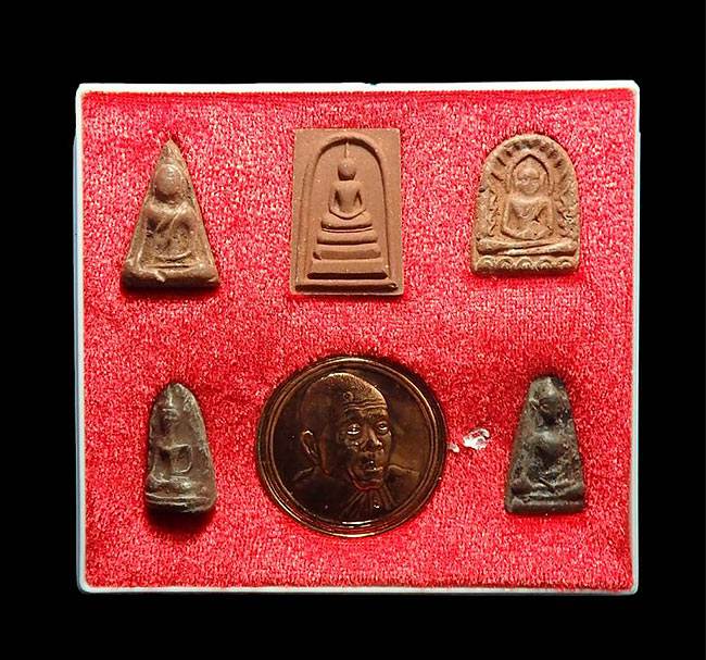 พระชุดเบญจภาคี เนื้อเหล็กน้ำพี้ ผสมแร่บางไผ่ วัดสามง่าม บางบ ัวทอง นนทบุรี ปี 2539 พิธีเยี่ยม (ชุดกร