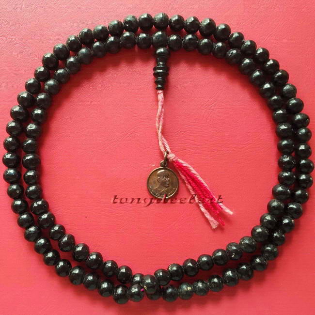 ประคำผงว่านเกสร108 รุ่นแรก หลวงพ่ออุตตมะ วัดวังก์วิเวการาม จ.กาญจนบุรี มีเหรียญห้อยปลายประคำด้วยค่ะ