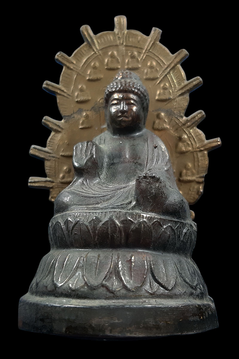 พระจีนเนื้อโลหะ ด้านในกลวง เก่ามีอายุครับ