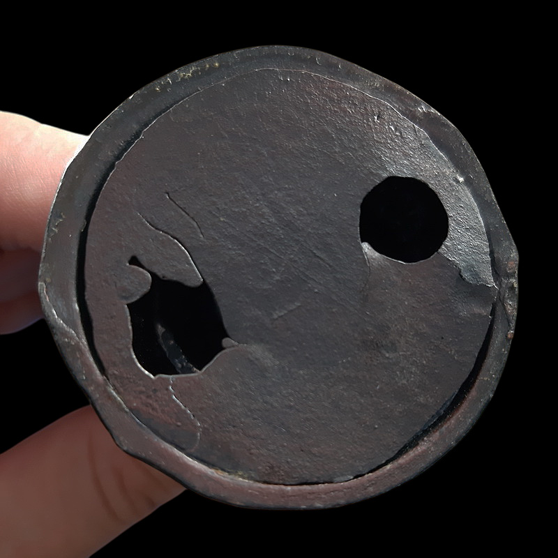 พระจีนเนื้อโลหะ ด้านในกลวง เก่ามีอายุครับ