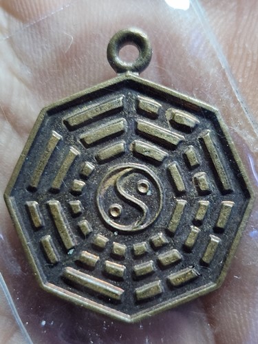 วัดอนงคงคาราม กทม. เหรียญโป๊ยข่วยแปดเหลี่ยม มหายันต์แปดทิศ 