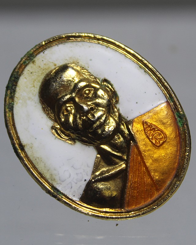 A850เหรียญกะไหล่ทองลงยา พระครูสิริภัทราภรณ์ วัดป่าหลักร้อย อ.โนนไทย จ.นครราชสีมา