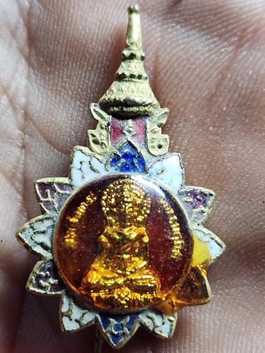 วัดยานนาวา กทม. เข็มกลัดสมเด็จพระพุทธนฤมิต  2518