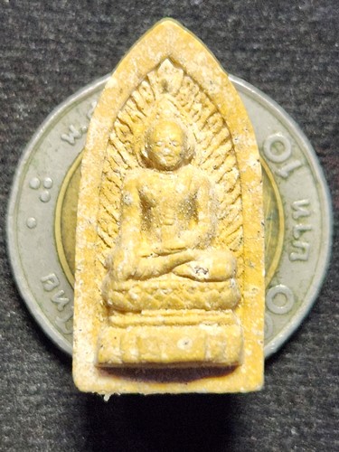วัดพระพุทธบาท4รอย เชียงใหม่ พระรอด เนื้อผง