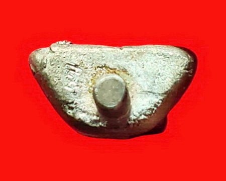 พระพุทธธรรมจักรประทาน(พระยอดธง) วัดดงสัก จ.กาญจนบุรี เนื้อเงิน สวยมากค่ะ