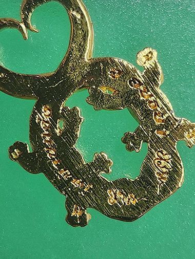 จิ้งจกคู่มหาเสน่ห์ หลวงปู่หน่าย วัดบ้านแจ้ง อยุธยา ปี 2567 เนื้อกะไหล่ทอง สายอยุธยา ต้องรู้จักนะครับ