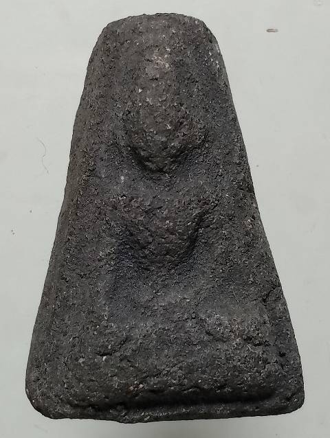 พระเนื้อดินผสมแร่ 