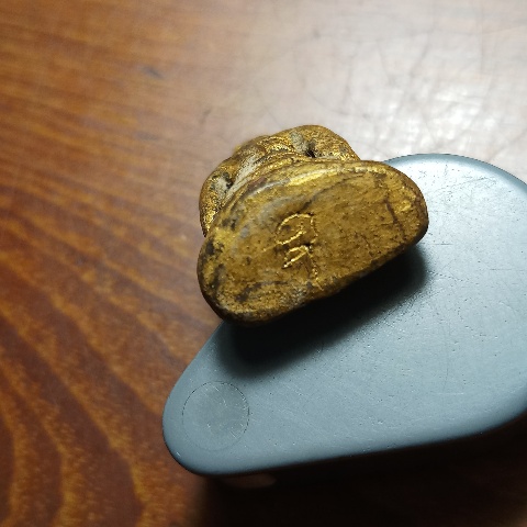 ฤาษี ผงลงรักปิดทองเก่า ใต้ฐานมีจาร