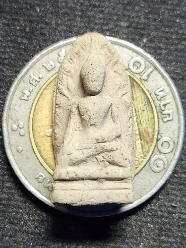 วัดมหาวัน ลำพูน พระรอดหลังปั๊มวัดมหาวัน  ปี 2525