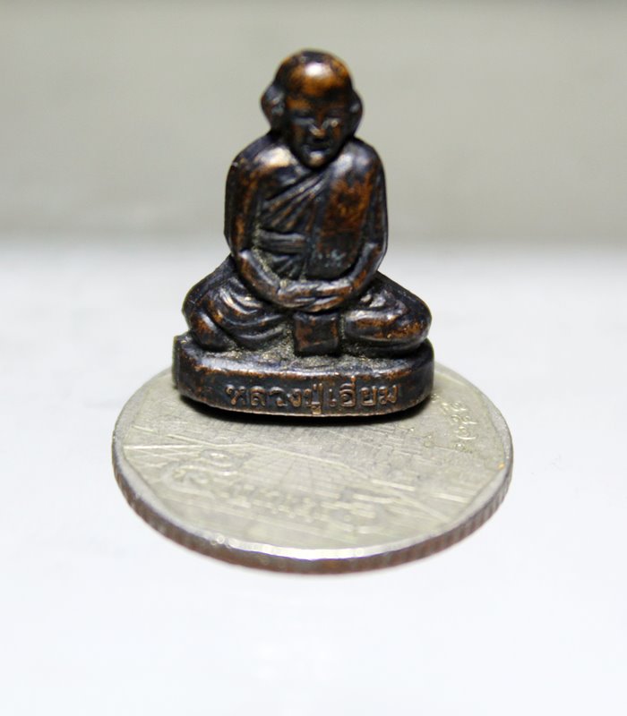 A978รูปหล่อหลวงปู่เอี่ยม วัดสะพานสูง จ.นนทบุรี เนื้อทองแดง สภาพสวยๆ