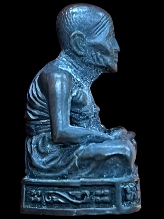 กริ่งรมดำหลวงพ่อทวดวัดช้างให้ ปี2511 อุดกริ่งตัว(" อุรัศมี “)นิยมสุด