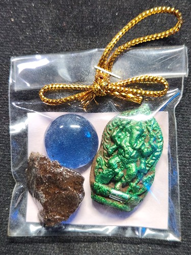 แร่หายาก ไหลดำ-ไหลเขียว ของดีเมืองอุตรดิตถ์