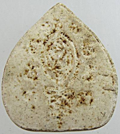 ๒๐ พระปิดตาใบโพธิ์หลังยันต์