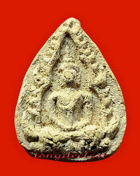 พระนางพญากลีบบัวเนื้อผงพุทธคุณ หลวงปู่เหรียญ วัดหนองบัว จ.กาญจนบุรี ปี 2497 พิมพ์นิยมค่ะ