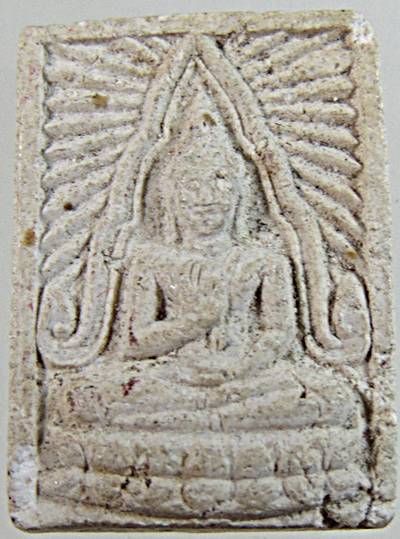 ๒๐ พระผงประทานพร  ขนาดพระคะแนน