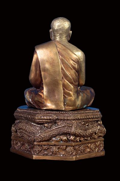 พระบูชาหลวงปู่แสง จันดะโชโต ขนาดหน้าตัก5นิ้ว ฐาน6.5นิ้ว เนื้อทองเหลืองรมมันปู สภาพสวย