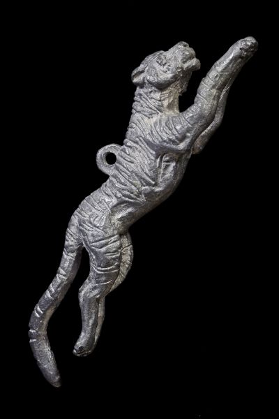 เสือปืนแตก หลวงพ่อแย้มวัดตะเคียน รุ่นแรก เนื้อตะกั่ว ปี 2540 สวยๆ