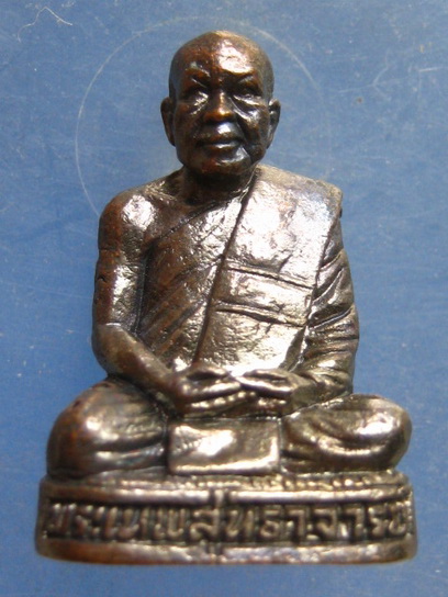 รูปหล่อ พระเทพสุทธาจารย์ วัดเขาบางทราย ชลบุรี