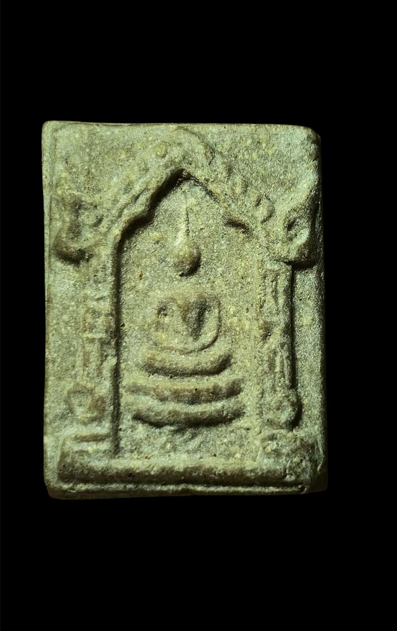 พระเนื้อผงนำมัน พิมพ์ซุ้มประตู ไม่ทราบที่ครับ