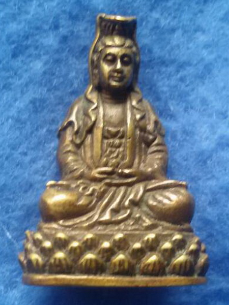 รูปหล่อ พระโพธิสัตว์กวนอิม ตอกโค้ดใต้ฐาน