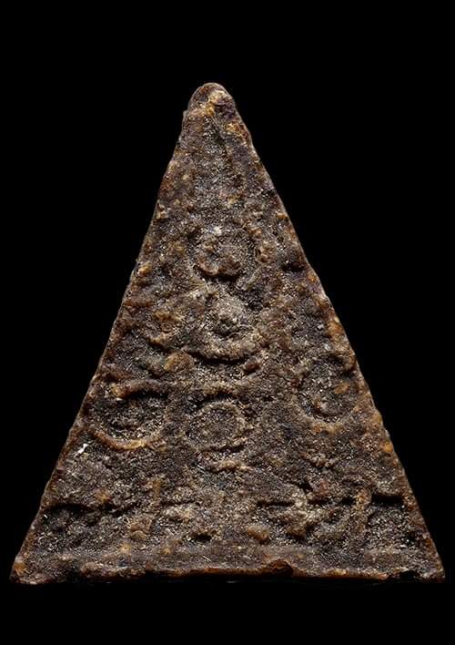 ถูกสุด สะดุดใจ..พระพุทธสามเหลี่ยม หลังยันต์ ไม่ทราบที่ เนื้อว่าน สวย